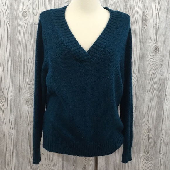 Vintage ST. JOHNS BAY V-Neck Sweater - Picture 1 of 8